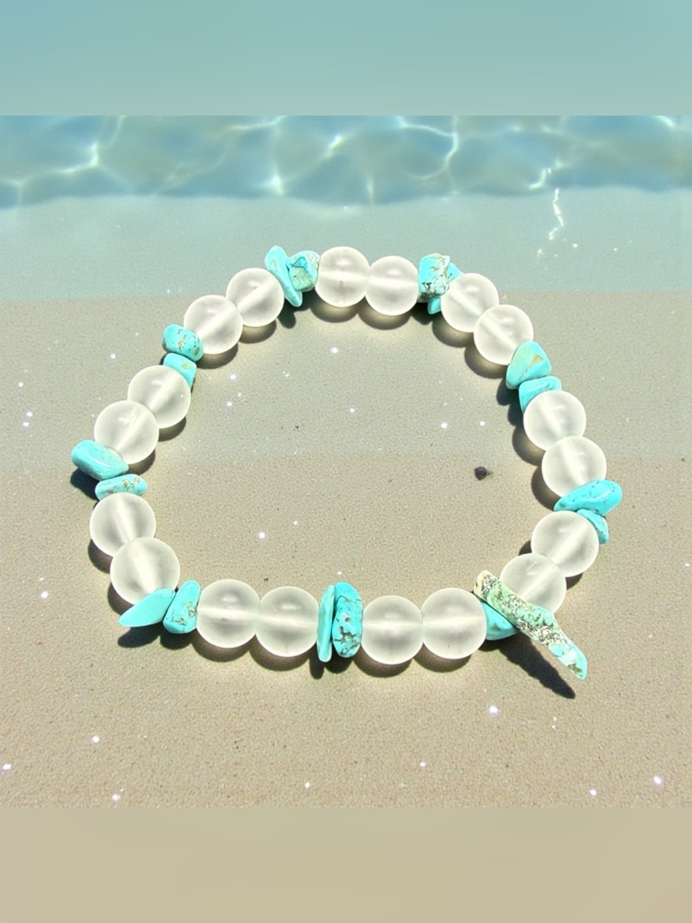 🐚Handcrafted Frosted Sea Glass Bead Bracelet with Turquoise Chip Accents/NWOT🐚